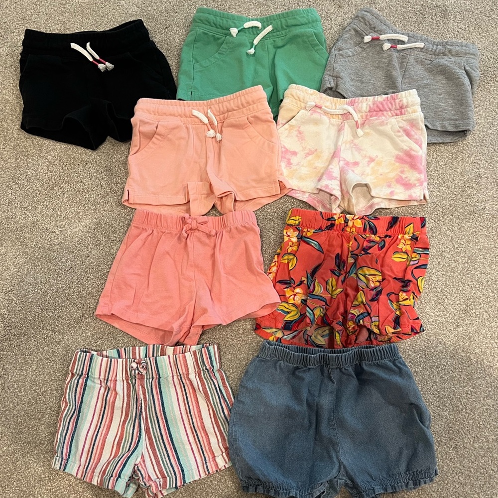 Lot of girls 2T shorts, GUC